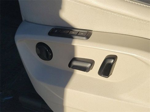 Used 2022 Volkswagen Atlas SEL image 24