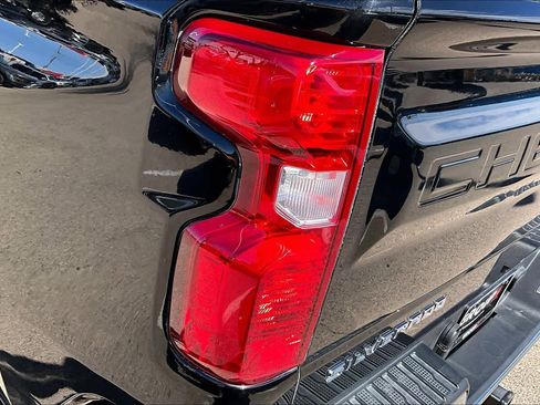 Used 2022 Chevrolet Silverado 1500 LT image 27