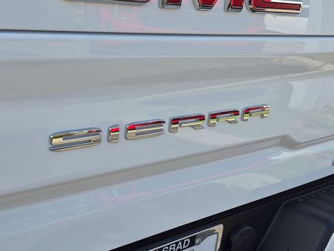 New 2026 GMC Sierra 2500 AT4 w/ AT4 Premium Plus Package AWD/4WD image 32