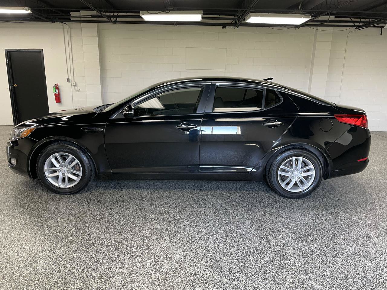 Used 2013 Kia Optima LX FWD image 7
