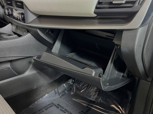 Used 2023 Nissan Rogue SV image 35