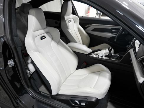 Used 2018 BMW M4 Coupe RWD image 25