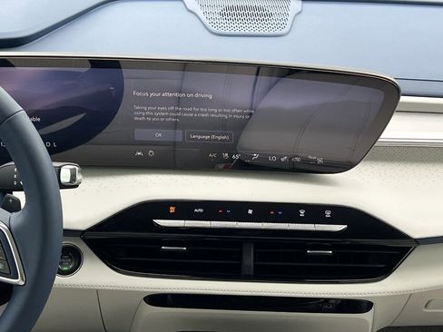 New 2025 Buick Enclave Avenir image 4