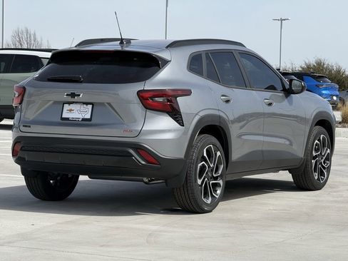 New 2026 Chevrolet Trax RS w/ Sunroof Package FWD image 4