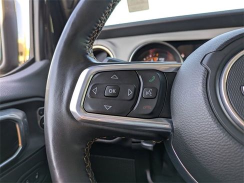 Used 2022 Jeep Gladiator Overland image 25