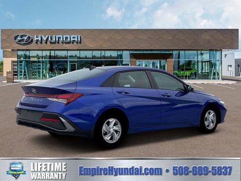 New 2026 Hyundai Elantra SE FWD image 8