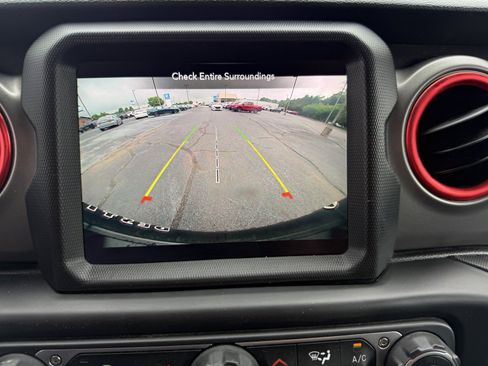 Used 2021 Jeep Wrangler Unlimited Sport AWD/4WD image 25