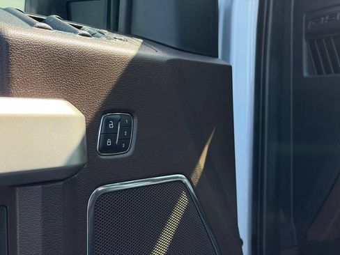 Used 2019 Ford F150 King Ranch w/ Equipment Group 601A Luxury AWD/4WD image 15