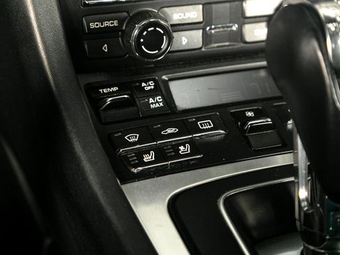 Used 2015 Porsche 911 Turbo image 32