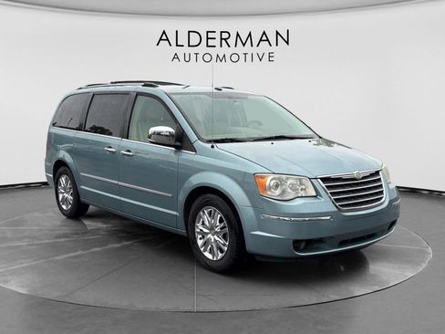 Used 2010 Chrysler Town & Country Limited w/ Entertainment Group #3 FWD image 7