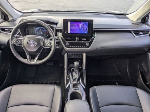 Used 2024 Toyota Corolla Cross XLE image 15