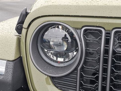 New 2026 Jeep Gladiator Sport image 6