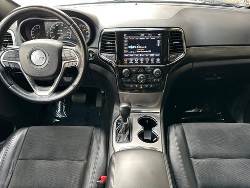 Used 2022 Jeep Grand Cherokee Laredo X image 16