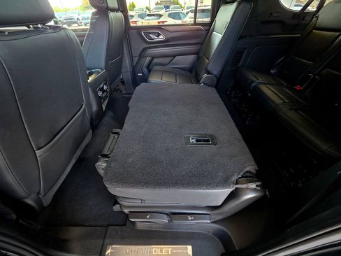 Used 2024 Chevrolet Suburban LT AWD/4WD image 64