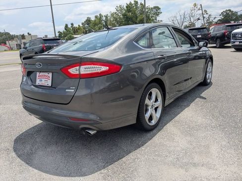 Used 2015 Ford Fusion SE w/ Equipment Group 201A FWD image 4
