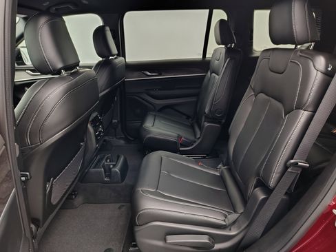 New 2025 Jeep Grand Cherokee L Limited image 23