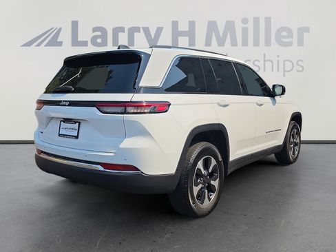 Used 2023 Jeep Grand Cherokee 4WD 4xe image 5