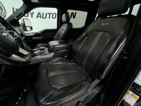 Used 2020 Ford F150 Platinum w/ Technology Package AWD/4WD image 14