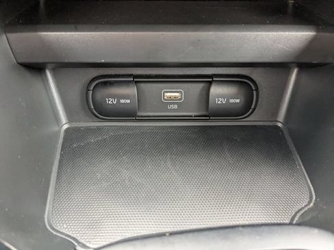 Certified 2025 Kia Soul LX w/ LX Technology Package FWD image 19