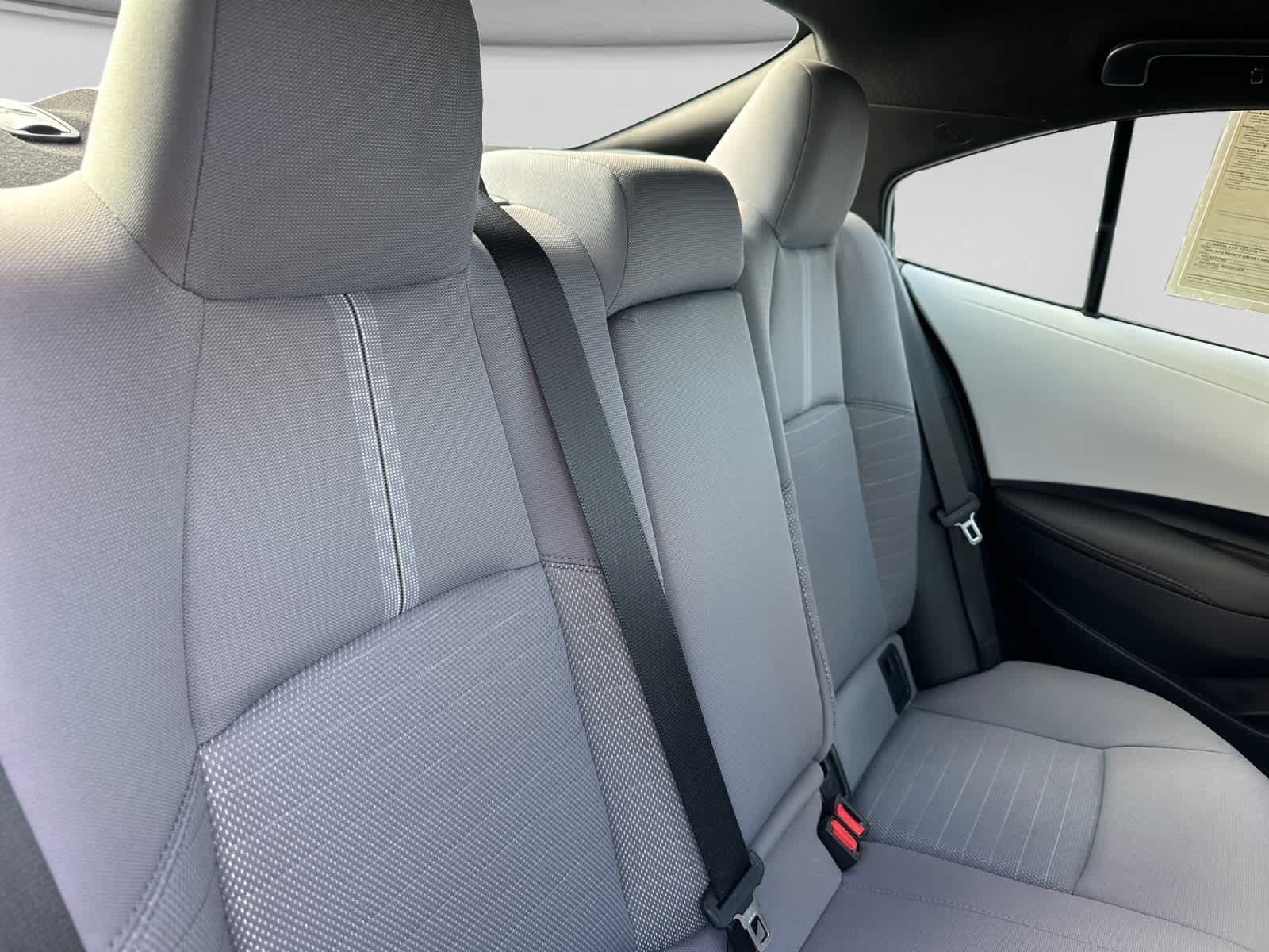 Used 2025 Toyota Corolla SE w/ Convenience Package FWD image 17
