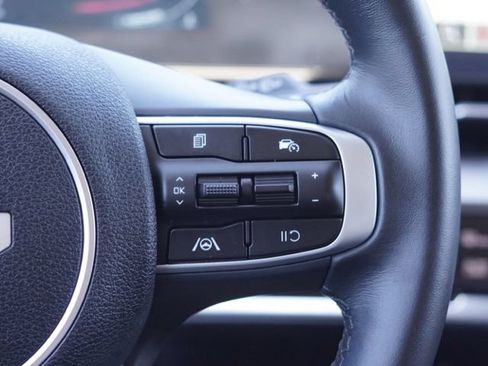 Used 2025 Kia Sportage EX w/ Premium Package FWD image 21