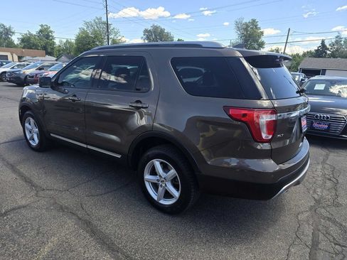 Used 2016 Ford Explorer XLT w/ Equipment Group 202A AWD/4WD image 11