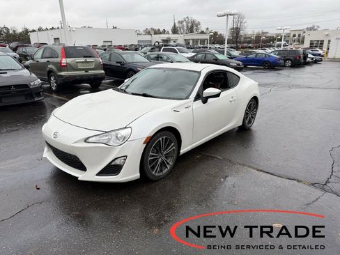 Used 2014 Scion FR-S image 1