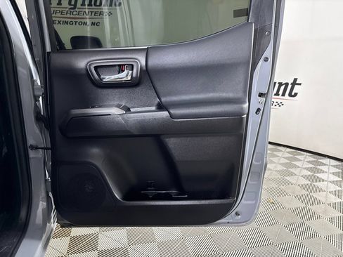 Used 2020 Toyota Tacoma TRD Sport w/ TRD Premium Sport Package AWD/4WD image 30