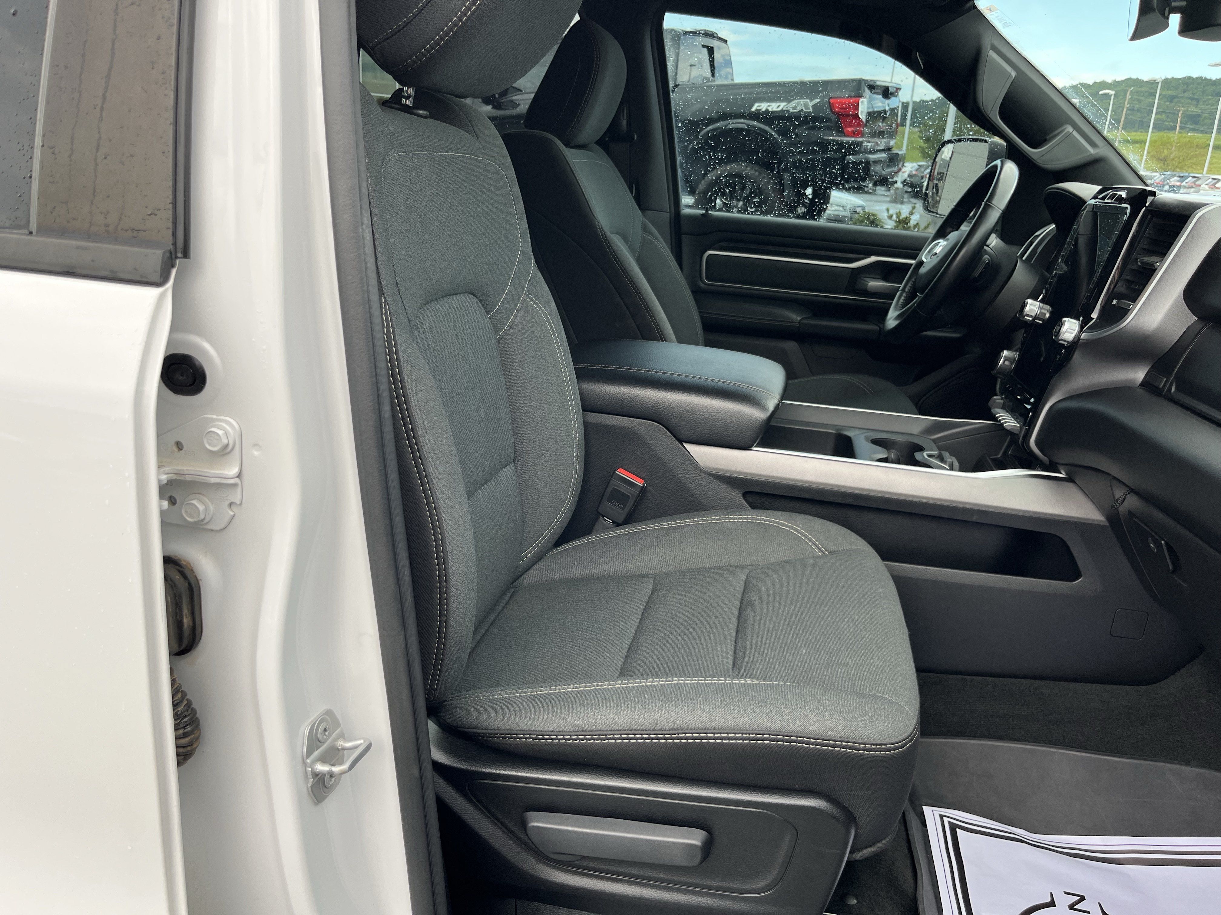 Used 2021 RAM 1500 Big Horn AWD/4WD image 3