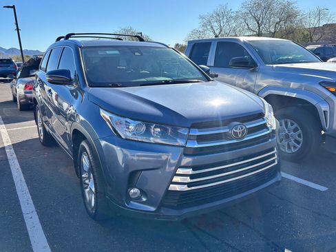 Used 2017 Toyota Highlander Limited image 5