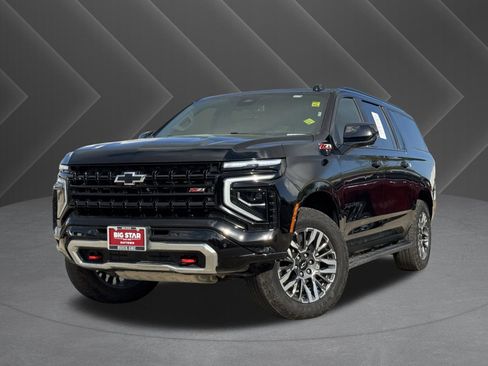 Used 2025 Chevrolet Suburban Z71 image 2