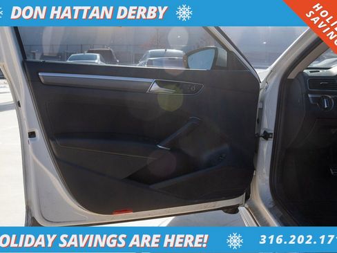 Used 2017 Volkswagen Passat 1.8T R-Line image 13