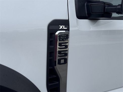 New 2025 Ford F550 4x4 Regular Cab Super Duty image 7