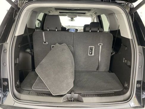 Used 2023 GMC Acadia SLE w/ Driver Convenience Package image 25