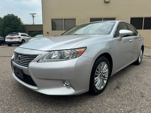 Used 2014 Lexus ES 350 w/ Luxury Package FWD image 3