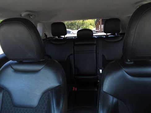 Used 2018 Jeep Compass Latitude w/ Popular Equipment Group FWD image 29