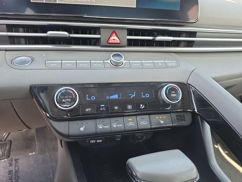 Used 2023 Hyundai Elantra SEL w/ Convenience Package FWD image 25