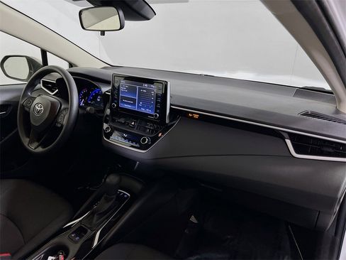 Used 2021 Toyota Corolla LE image 26