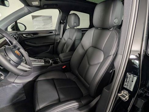 New 2026 Porsche Macan AWD/4WD image 5