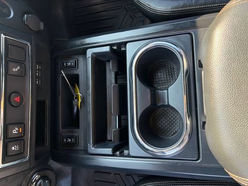 Used 2019 Nissan Titan SL w/ Midnight Edition AWD/4WD image 24