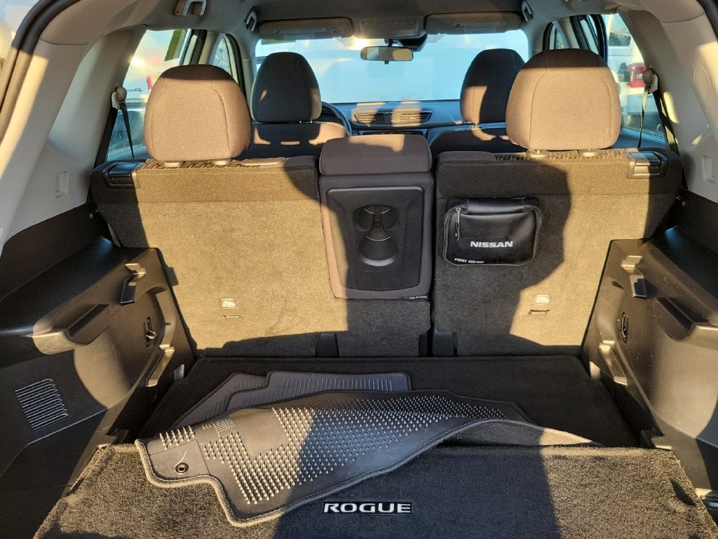Used 2020 Nissan Rogue S AWD/4WD image 10