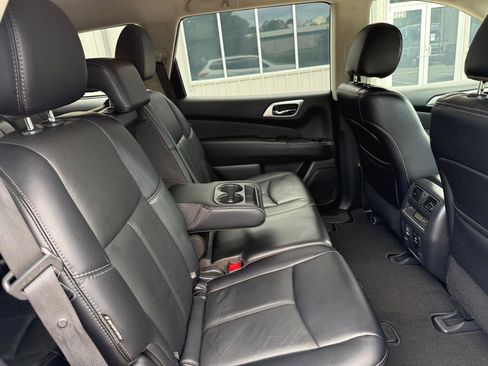 Used 2018 Nissan Pathfinder SL w/ Midnight Edition Package FWD image 35
