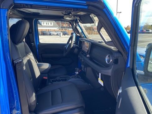 New 2025 Jeep Gladiator High Tide image 29