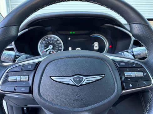 Used 2025 Genesis G70 2.5T image 29