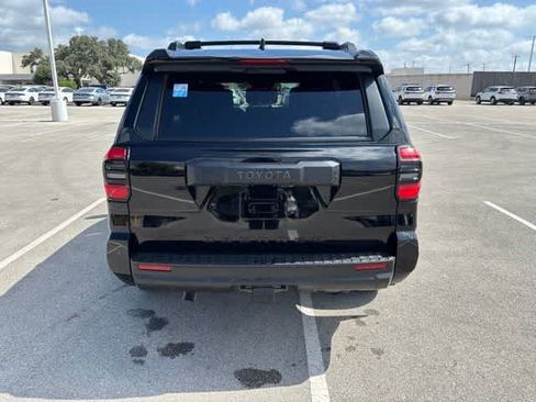 Used 2025 Toyota 4Runner SR5 AWD/4WD image 4