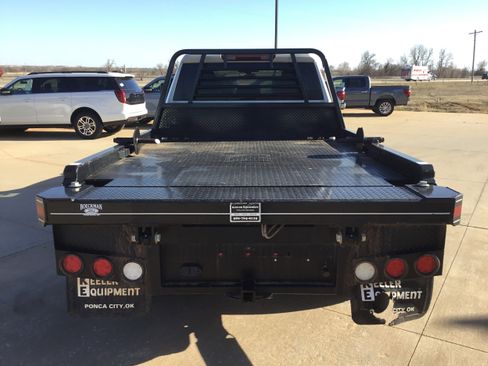 Used 2021 GMC Sierra 3500 SLE w/ SLE Convenience Package image 4