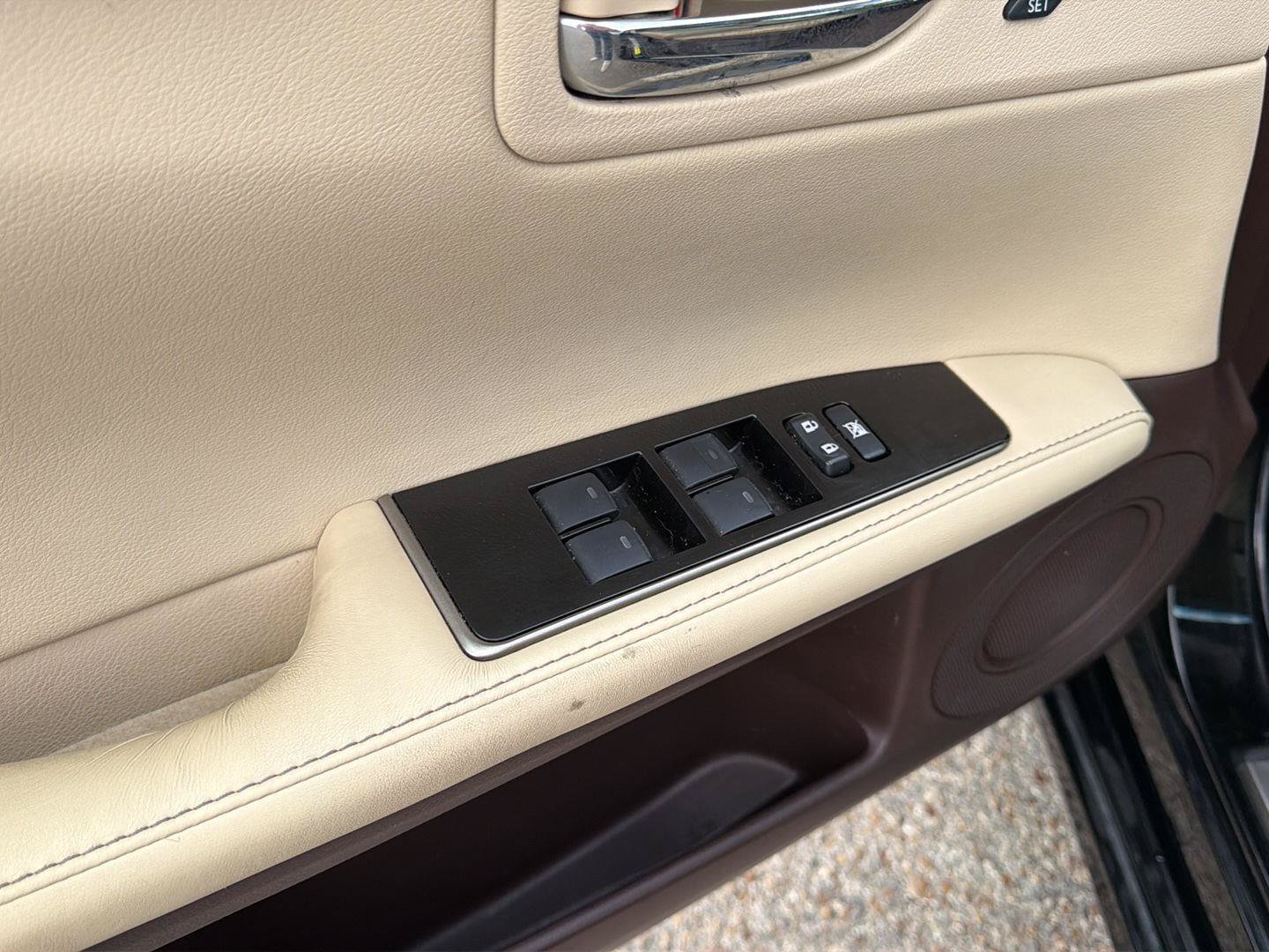 Used 2016 Lexus ES 350 w/ Luxury Package w/Wood Trim FWD image 13