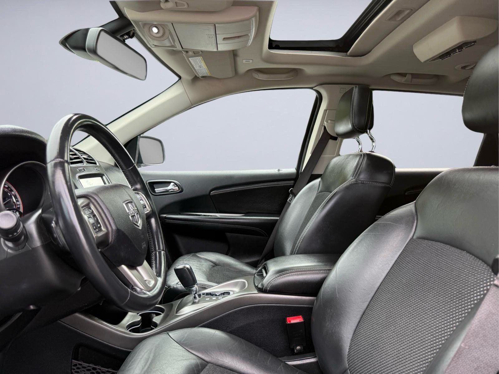 Used 2020 Dodge Journey Crossroad FWD image 16