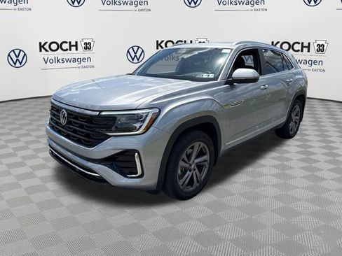 Used 2024 Volkswagen Atlas Cross Sport SEL R-Line AWD/4WD image 3