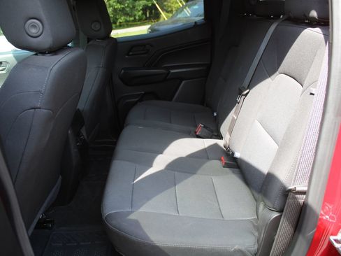 Used 2024 Chevrolet Colorado W/T w/ Technology Package RWD image 7